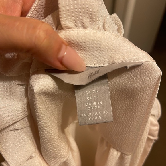 H&M Cream Ruffled Blouse - Picture 5 of 5